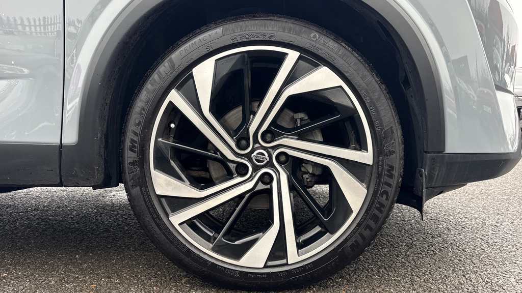 Nissan Qashqai N-connecta Red #20