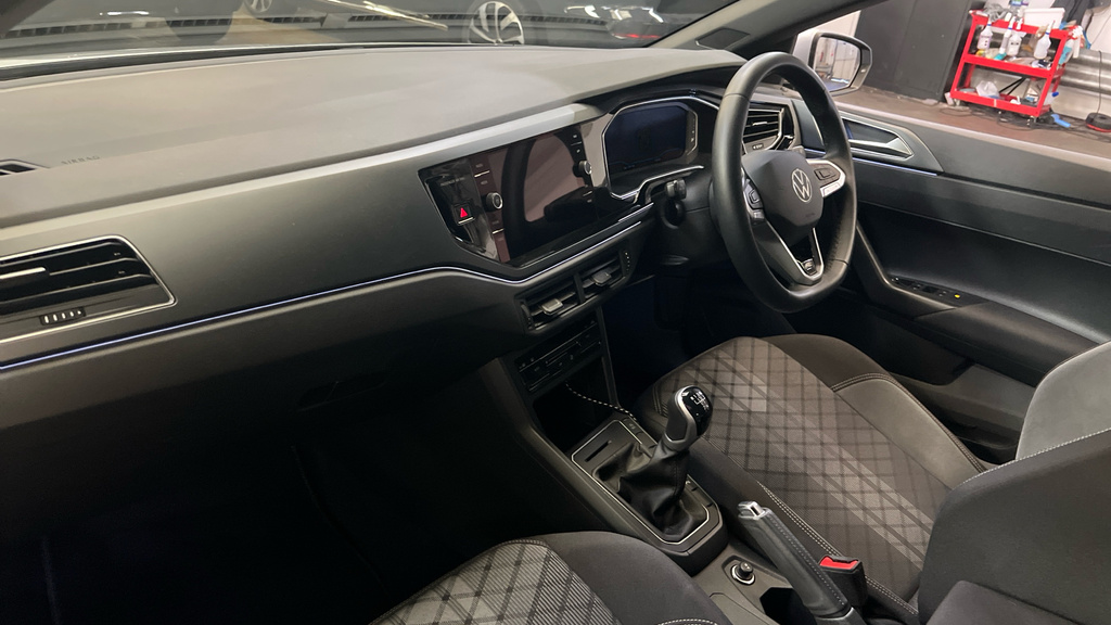 Volkswagen Polo Polo 1.0 Tsi R-line GV73DXA Silver #2