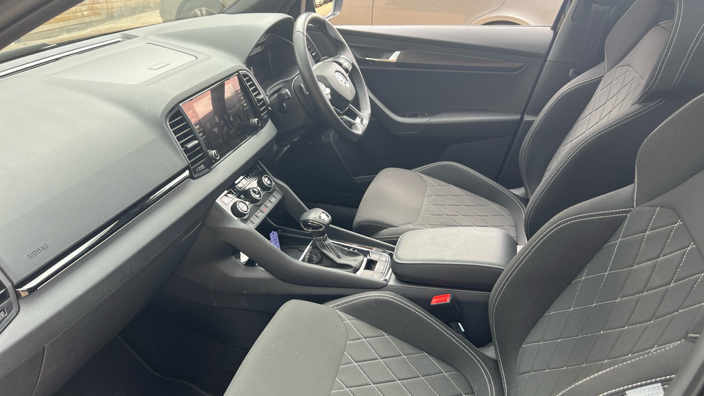 Skoda Karoq Karoq 1.5 Tsi Sportline Dsg KR24WXE Black #2