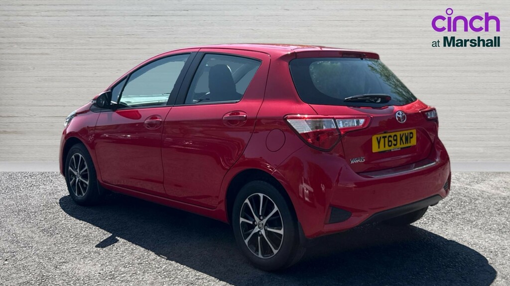 Toyota Yaris Yaris 1.5 Vvt-i Icon Tech Cvt Red #5