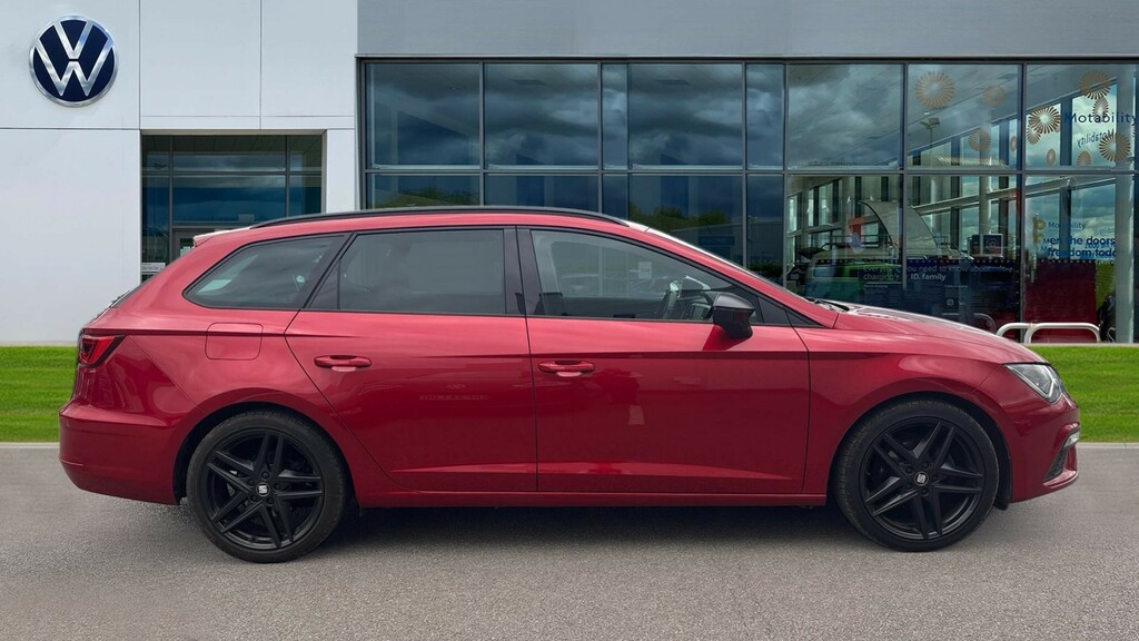 Seat Leon Leon 1.5 Tsi Evo 150 Fr Black Edition Ez Dsg OY20CKU Red #4