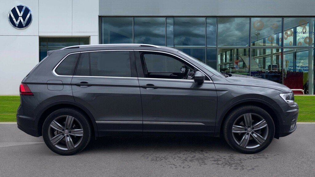 Volkswagen Tiguan 2.0 Match Tdi 148 Bhp Black #4