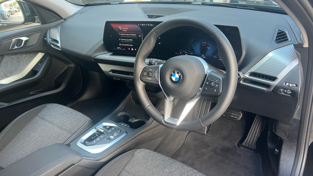BMW 1 Series 1 Series 120 Sport Step HF75LFM Black #4