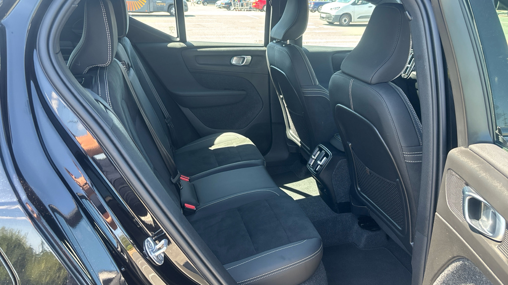 Volvo XC40 Xc40 2.0 B4p Plus Dark RF25PKV Black #6