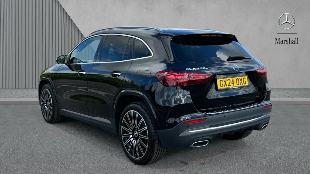 Mercedes-Benz GLA Class Gla 250E Amg Line Premium Plus Black #2
