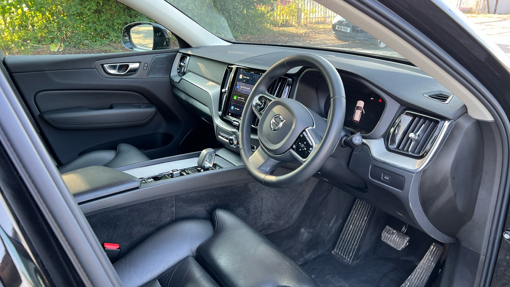 Volvo XC60 Xc60 2.0 B4p Plus Dark Geartronic Black #4