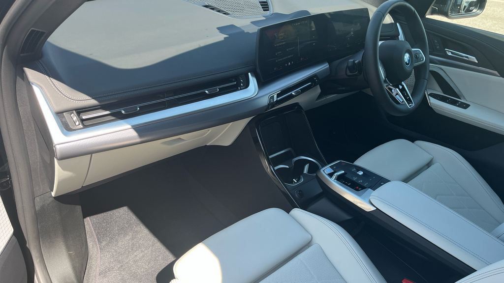 BMW iX1 Ix1 150Kw Edrive20 M Sport 65Kwh Black #6