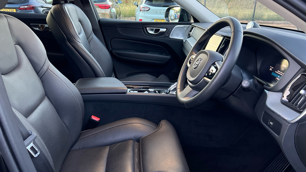 Volvo XC60 Xc60 2.0 B5p Ultra Dark Awd Geartronic RV25XWA Black #6