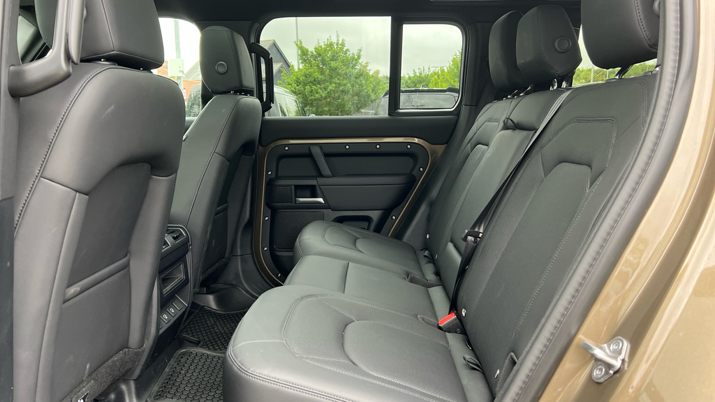 Land Rover Defender Land Rover Defender Estate 3.0 D350 X-dynam  #4
