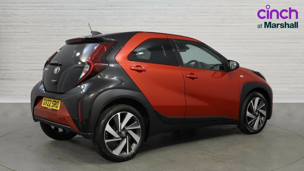 Toyota Aygo X Aygo X 1.0 Vvt-i Edge GV22SRO Red #3