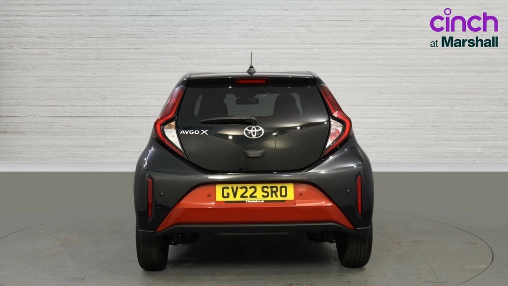 Toyota Aygo X Aygo X 1.0 Vvt-i Edge GV22SRO Red #4