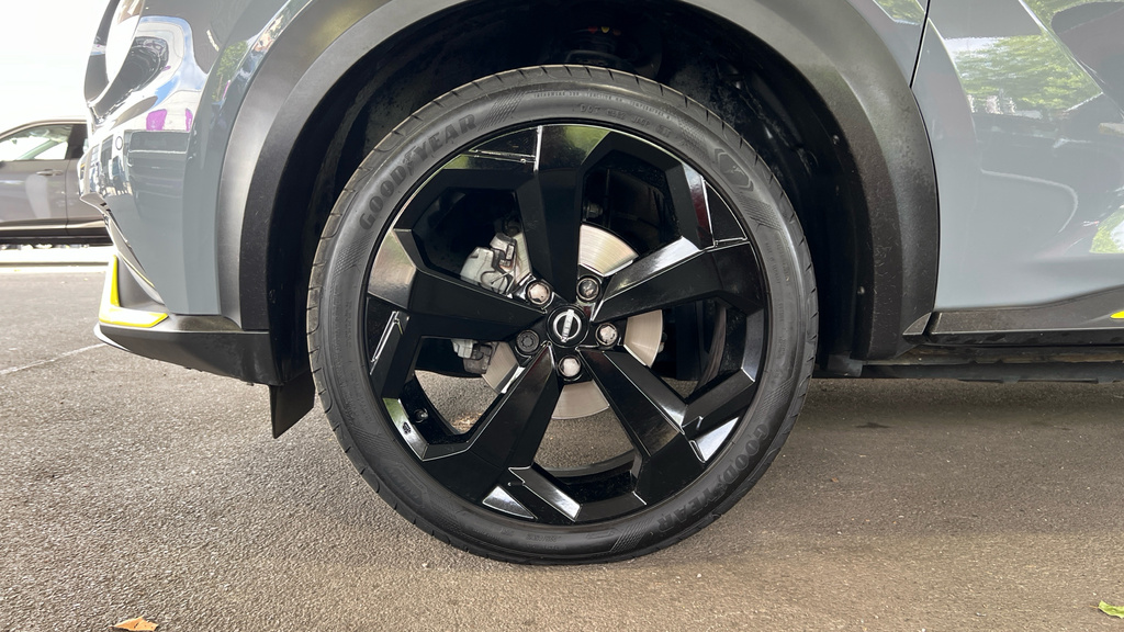 Nissan Juke Juke 1.0 Dig-t 114 Kiiro FE72PNF Black #4