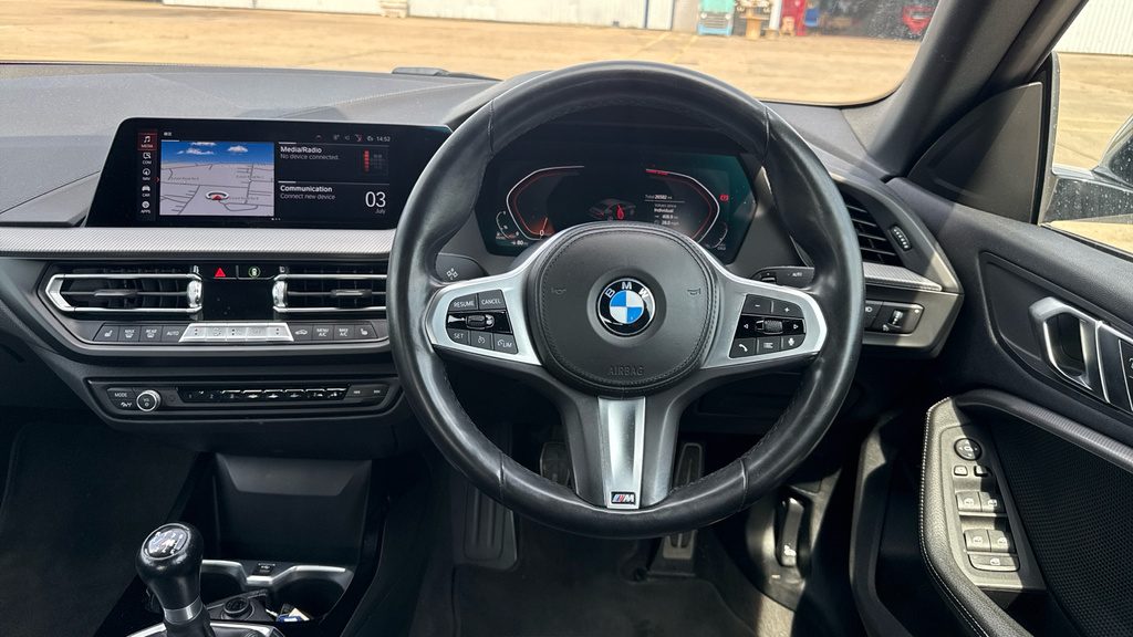 BMW 2 Series 2 Series 218D M Sport SA71RZT White #5