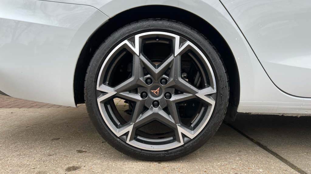 Cupra Leon Leon 1.5 Etsi 150 V2 Dsg White #4