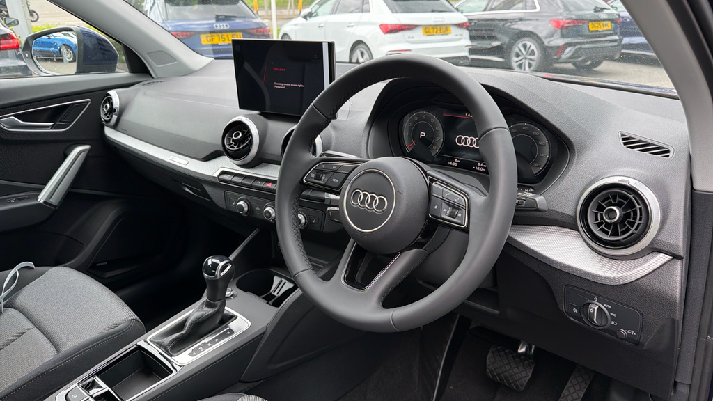 Audi Q2 Audi Q2 Sport 35 Tfsi 150 Ps S Tronic GL26HWX Blue #6