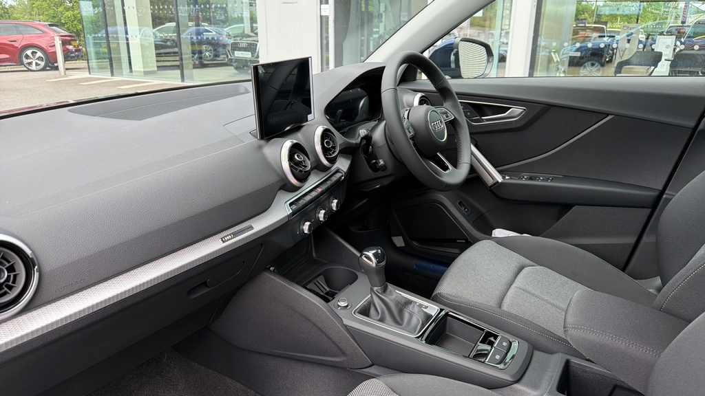 Audi Q2 Audi Q2 Sport 35 Tfsi 150 Ps S Tronic GL26HWX Blue #2