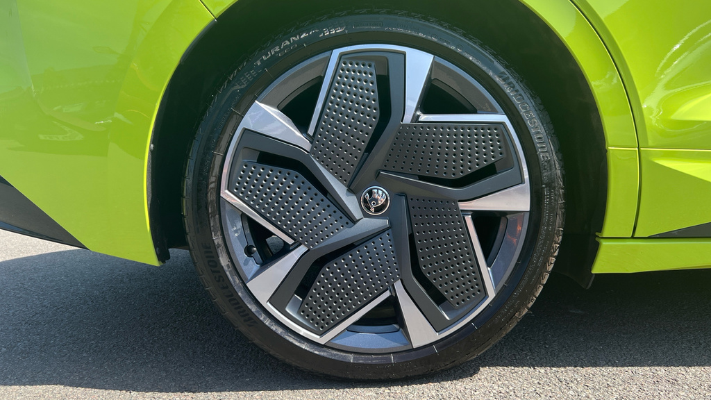Skoda ENYAQ Enyaq 220Kw Vrs 82Kwh 4X4 Green #5