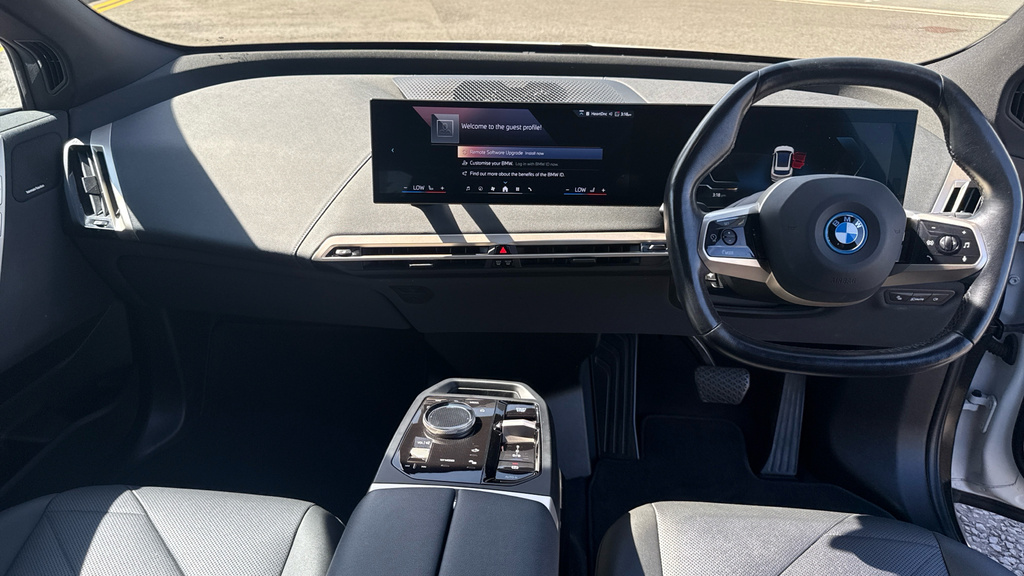 BMW iX Ix 240Kw Xdrive40 M Sport 76.6Kwh HX23XWB White #4