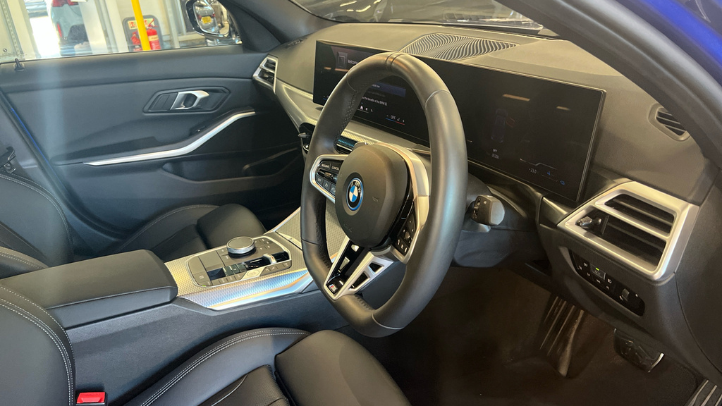 BMW 3 Series 3 Series 330E 22.3 Kwh M Sport Step YB75AAO Blue #6