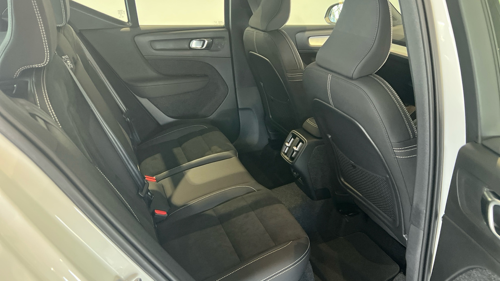 Volvo XC40 Volvo Xc40 Estate 2.0 B3p Plus Dark FM26VRP White #6