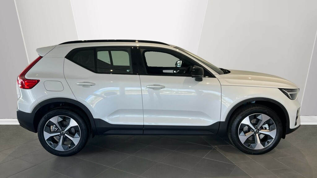 Volvo XC40 Volvo Xc40 Estate 2.0 B3p Plus Dark FM26VRP White #3