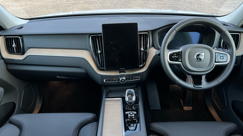 Volvo XC60 Xc60 2.0 B5p Plus Dark Awd Geartronic RF25AXK White #5