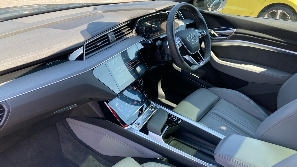 Audi Q8 e tron Audi Q8 E-tron Sportback 300Kw 55 Quattro 114Kwh B LY73UOH Black #2