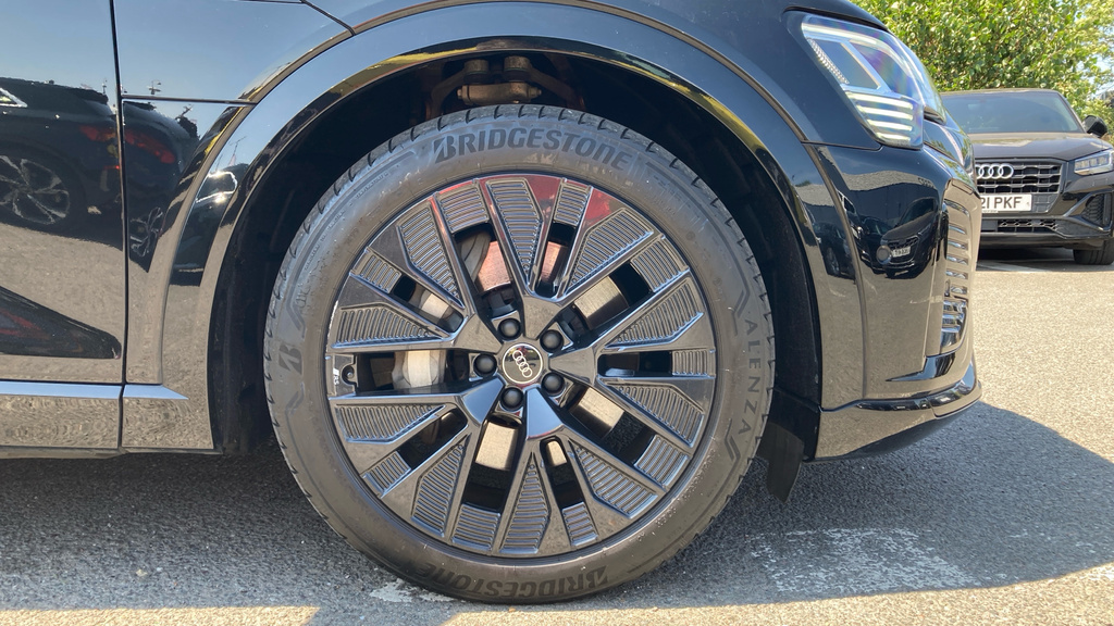 Audi Q8 e tron Audi Q8 E-tron Sportback 300Kw 55 Quattro 114Kwh B LY73UOH Black #5