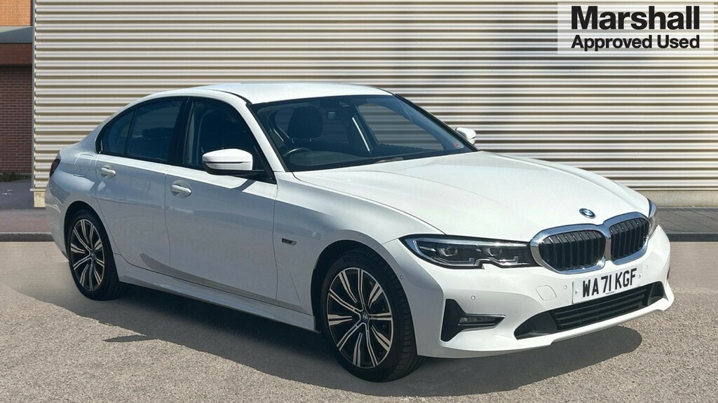 BMW 3 Series 3 Series 330E Se Pro Step White