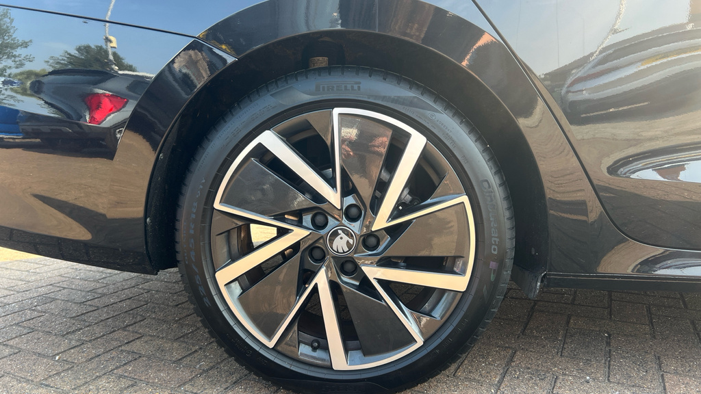 Skoda Octavia Octavia 1.5 Tsi 150 E-tec Sportline Dsg EK75KSU Black #5