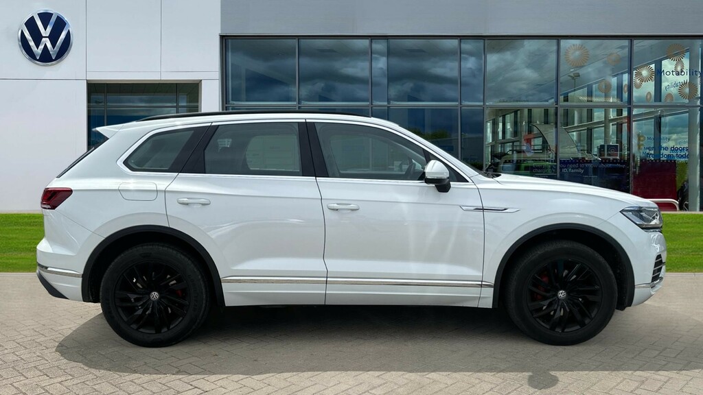 Volkswagen Touareg 3.0 V6 Tdi 4Motion R-line Tip Black #4