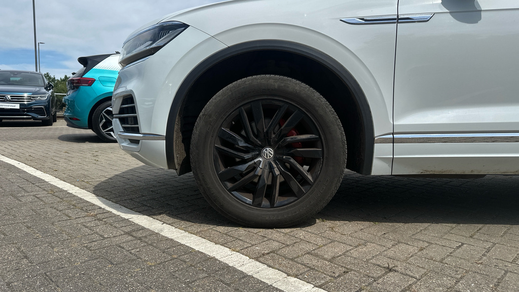 Volkswagen Touareg 3.0 V6 Tdi 4Motion R-line Tip Black #18