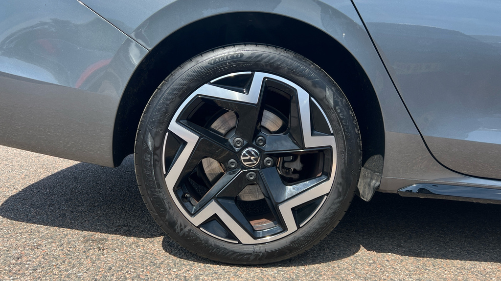 Volkswagen Passat Passat 1.5 Tsi Ehybrid R-line Dsg Grey #5
