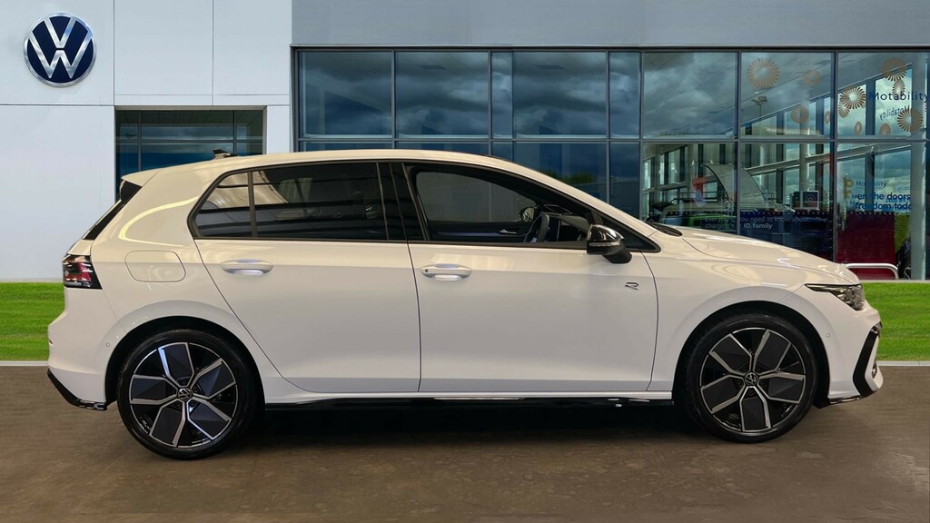 Volkswagen Golf Golf Hatch Black Edition 1.5 Etsi 150 Ps 7-Speed D GV26EUZ White #4