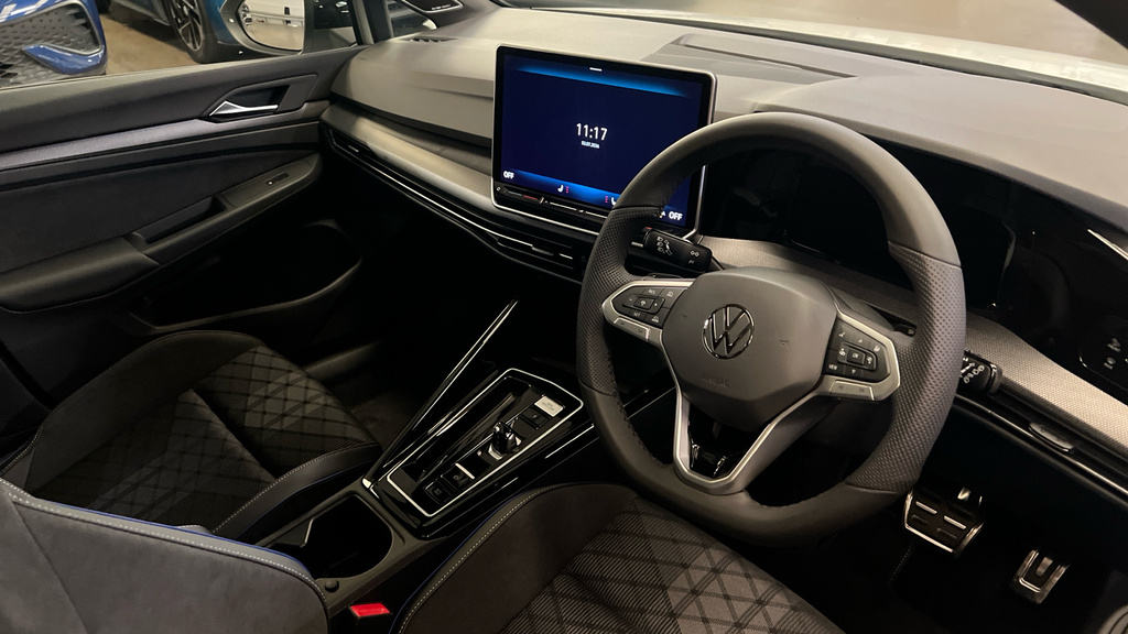 Volkswagen Golf Golf Hatch Black Edition 1.5 Etsi 150 Ps 7-Speed D GV26EUZ White #6