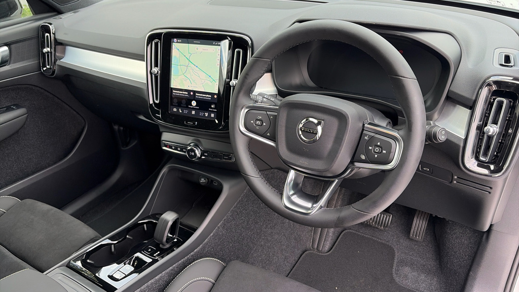 Volvo XC40 Volvo Xc40 Estate 2.0 B3p Plus Dark White #4