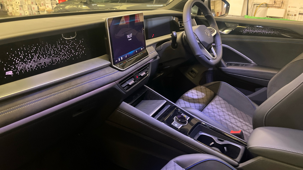 Volkswagen Tayron Tayron R-line 1.5 Etsi 150 Ps 7-Speed Dsg Silver #2