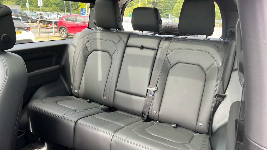 Land Rover Defender 90 Defender 3.0 D350 X-dynamic Hse 90 Green #4