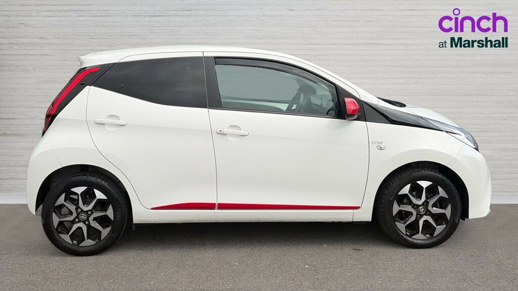 Toyota Aygo Aygo 1.0 Vvt-i X-trend Tss GM21JPV White #2