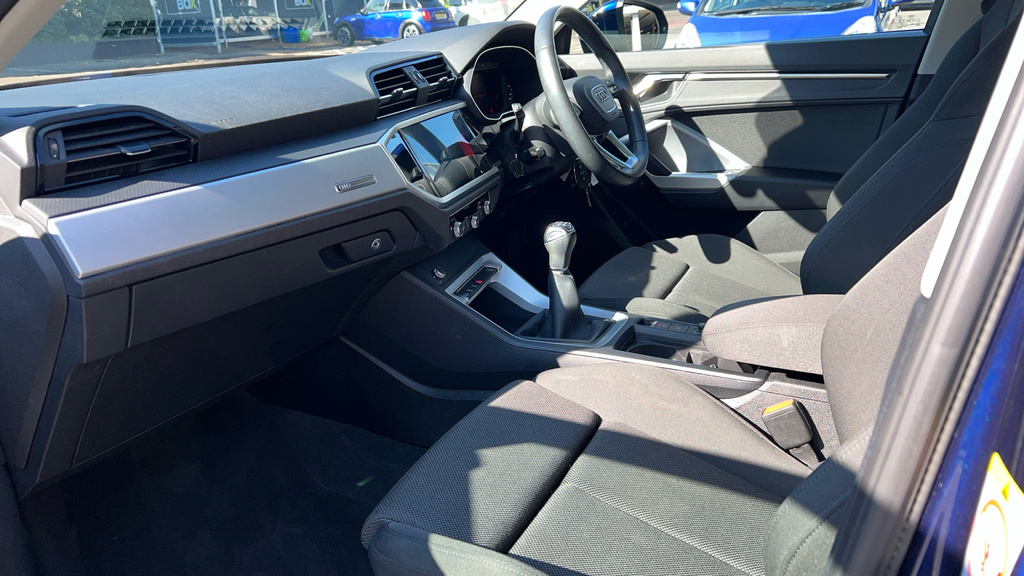 Audi Q3 Q3 35 Tfsi Sport LV22KVM Blue #2