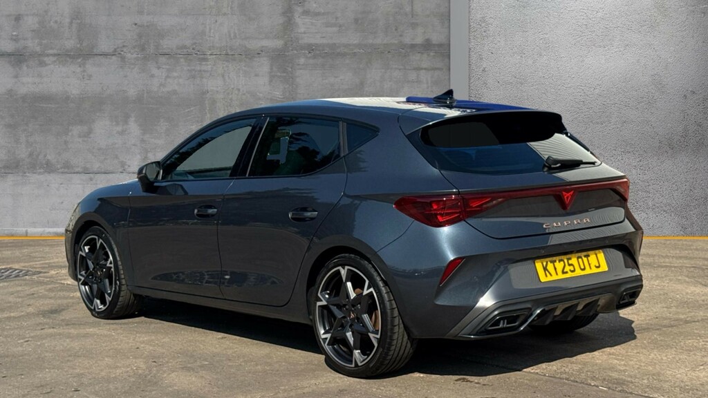 Cupra Leon Leon 1.5 Etsi 150 V2 Dsg KT25OTJ Grey #3