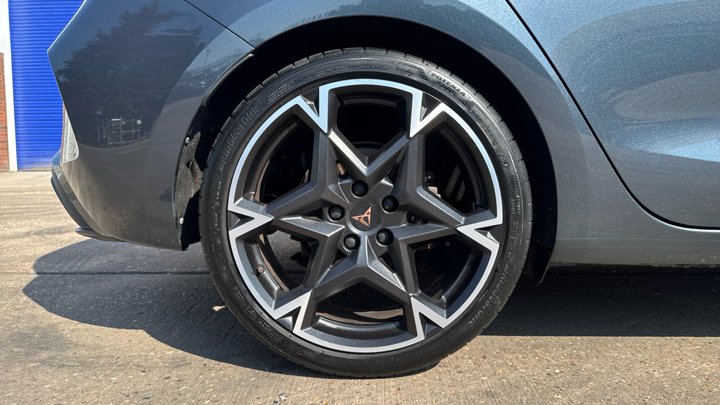 Cupra Leon Leon 1.5 Etsi 150 V2 Dsg KT25OTJ Grey #5