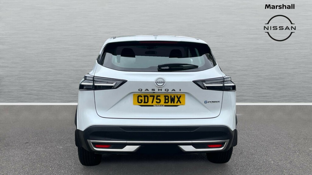 Nissan Qashqai Qashqai 1.5 E-power Acenta Premium GD75BWX White #6