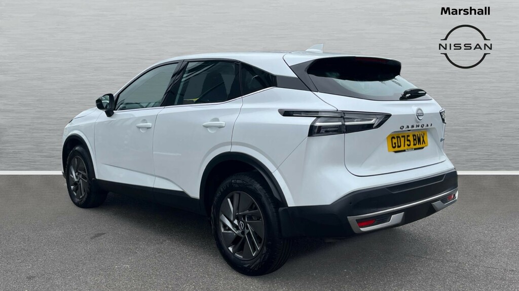 Nissan Qashqai Qashqai 1.5 E-power Acenta Premium GD75BWX White #2