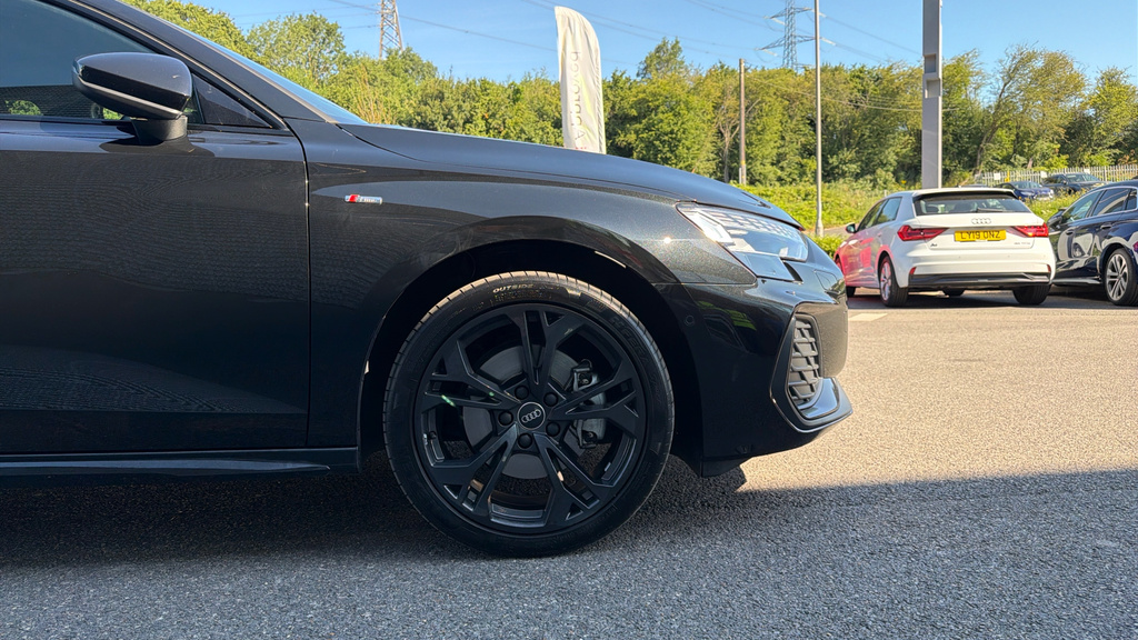 Audi A3 A3 1.5 Tfsi E 204 Black Edition S Tronic LN26MXR Black #5