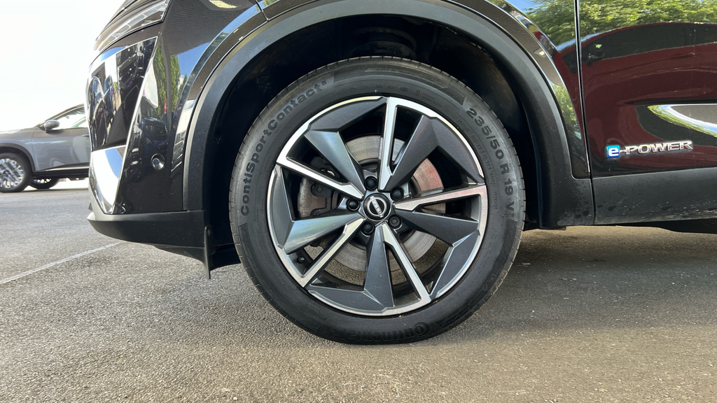 Nissan Qashqai Qashqai 1.5 E-power Tekna YJ72AGS Black #4