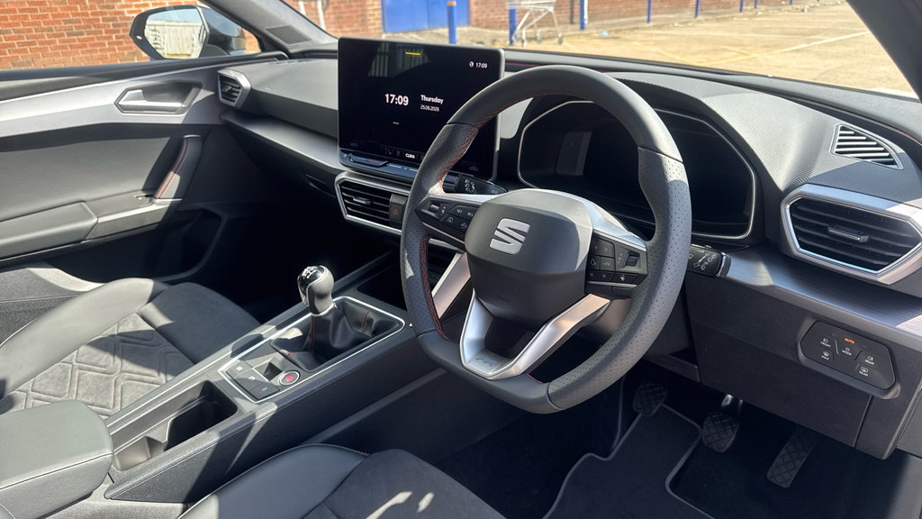 Seat Leon Leon 1.5 Tsi 150 Fr Black Edition Dap Hatchb White #6
