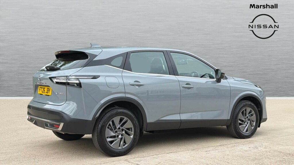 Nissan Qashqai Qashqai 1.3 Dig-t Mh Acenta Premium Hatchback Silver #11