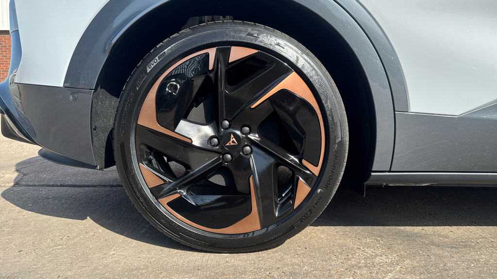 Cupra Tavascan Tavascan 210Kw V2 77Kwh Estate White #5