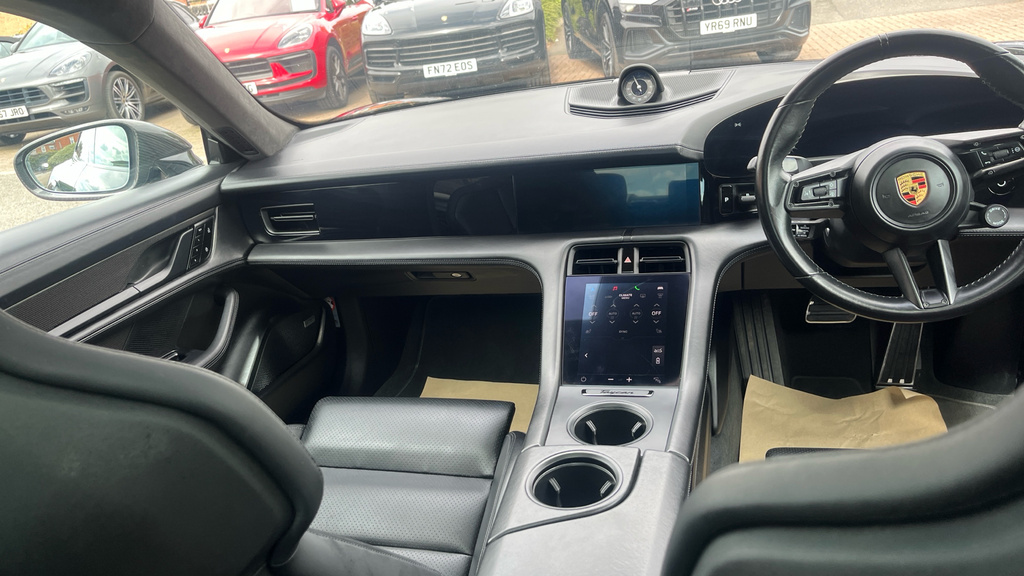 Porsche Taycan 350Kw 93Kwh Rwd Black #11